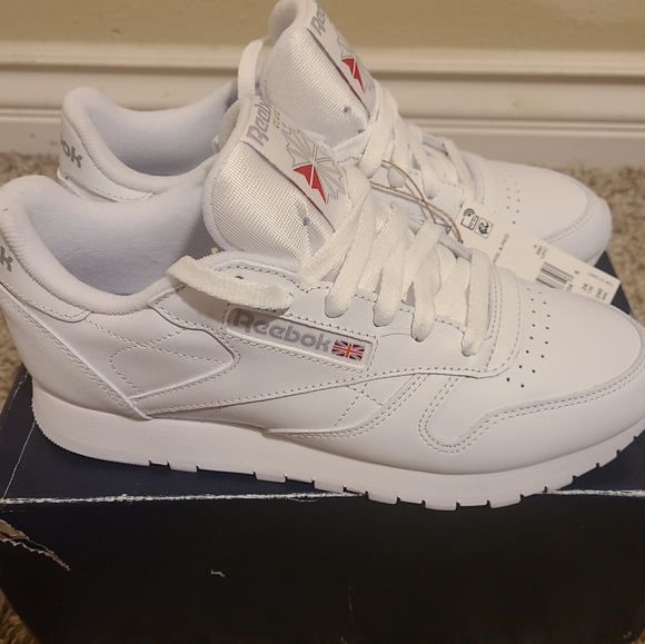 Reebok - Picture 2 of 6